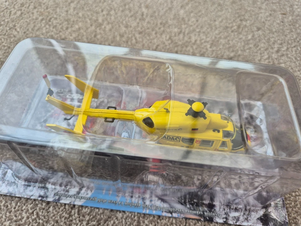 ATLAS AMERCOM 1:72 CLASSIC MESSERSCHMITT BOLKOW BLOHM KAWASAKI BK 117 HELICOPTER - Image 3 of 4