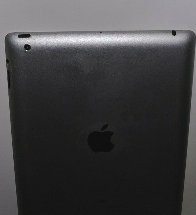 Ipad (4th Gen) (A1458) 32 GB with IOS 10.3.3(IOS Lock) MD511C/A/CA