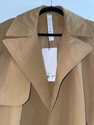 Trench coat donna Lululemon vestibilità classica taglia S nuovo con etichetta impermeabile antivento cammello - Foto 4 di 13
