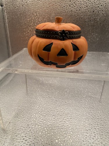Vintage Jack-o'-lantern Jewelry Trinket Box, 3 Inches, Orange, Metal Clasp