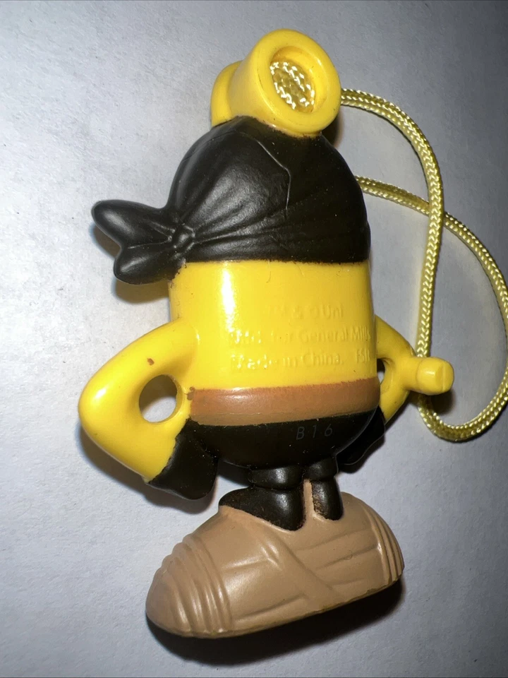 2015 Pirate Minion 2.5" General Mills Cereal Backpack Charm Despicable Me Pirate - Image 3 of 4