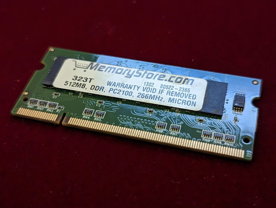 MICRON 64 MB LAPTOP RAM (MT4LSDT864HG-10EB1)  144 PIN DDR1, 100 MHz, PLC100, CL2 - Image 3 of 4
