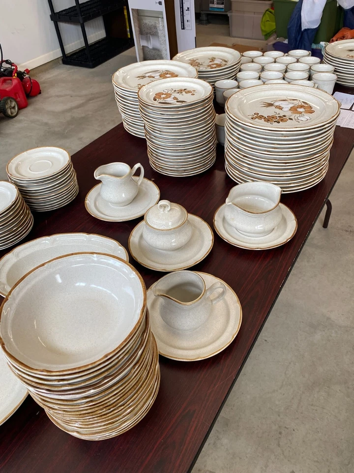 Conjunto de jantar barroco Hearthside grés feira de outono 182 peças APENAS RETIRADA LOCAL - Imagem 4 de 4