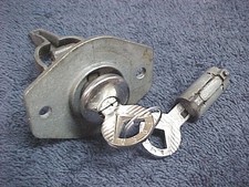 55-57 Ford T-bird Thunderbird Glove Trunk Lock Set With Nos Keys 55 56 57 55-57 Ford T-bird Thunderbird Glove Trunk Lock Set With Nos Keys 55 56 57