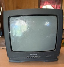 Magnavox 13PR12 C121 13" CRT TV 480i Built-in Speakers NTSC Tuner Black 1995