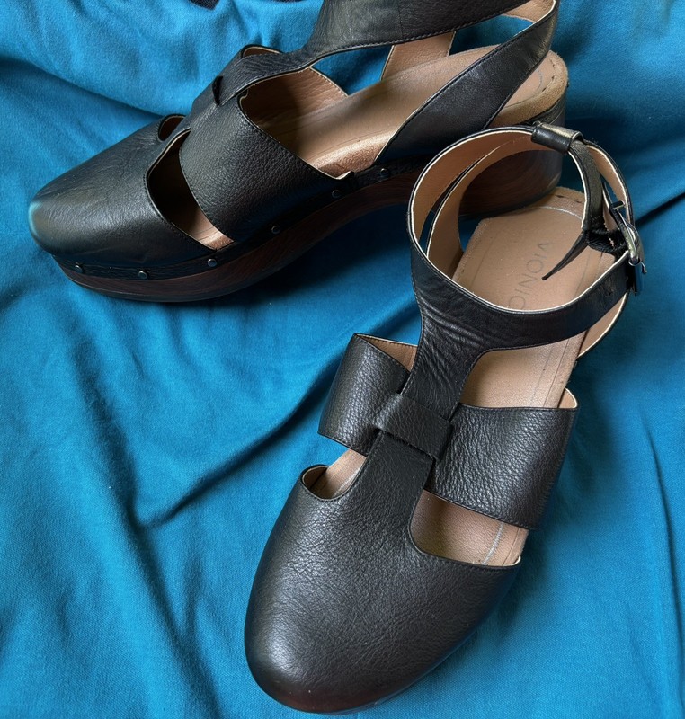 Vionic Faye Black Leather T-Strap Platform Clogs Stud Sandals 18235 Wm 11  42 Ex