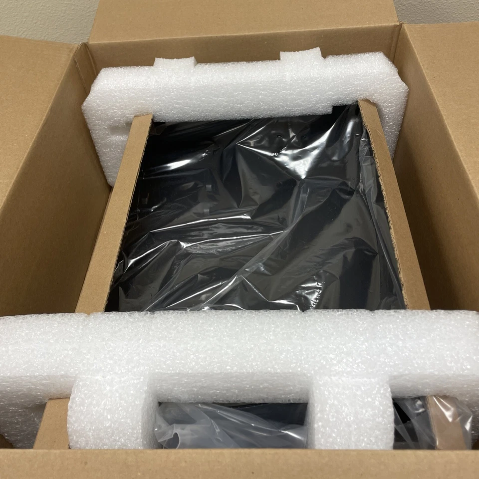 VALCOM VP-9202 4a/6a Switching Power Supply Shelf - Image 2 of 4