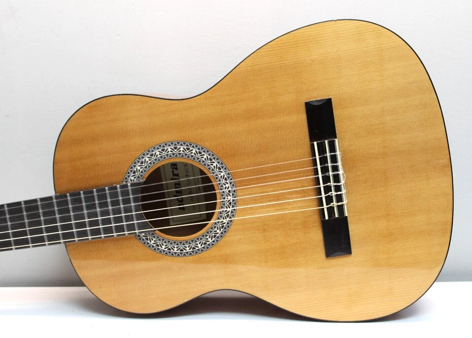 Admira ALBA 3/4 Size Beginner Classical Nylon Spanish Guitar Natural. NEW - Image 3 of 4