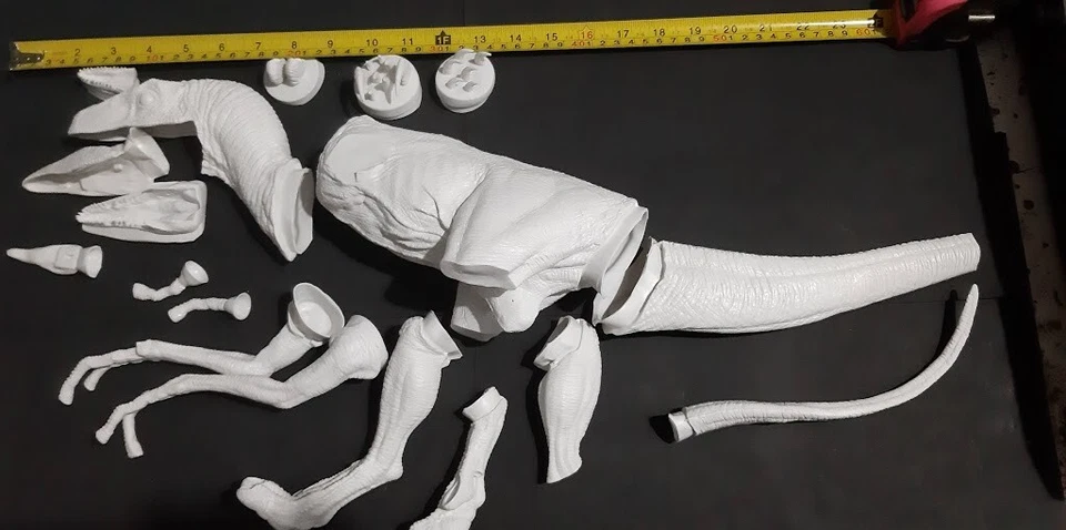 13" tall x 30" Long Big Velociraptor Dinosaur Unbuilt Vinyl Model Kit none scale - Image 2 of 3