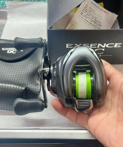 USED SHIMANO 17 EXSENCE DC XG 7.8:1 Left Hand Fishing Reel - Picture 2 of 5