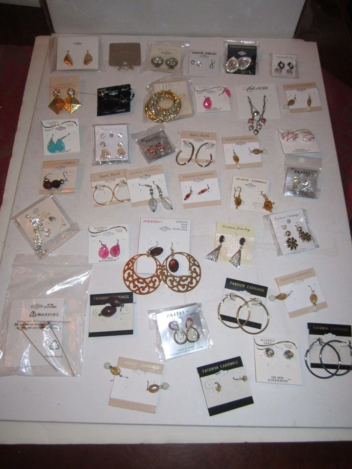 75 PARES DE PENDIENTES - JOYERÍA DE MODA - LAUREN, BALLET Y MÁS - LOTE 3 - BAÑERA RR Foto 4 de 4