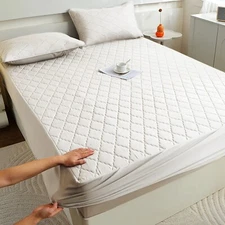Super soft waterproof mattress cover, layered design, comfortable and durable