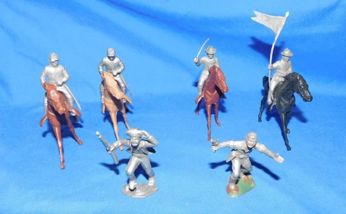 Marx  Fort Apache cavalry + Defenders SILVER 6  FIGURES 4 MOUNTS