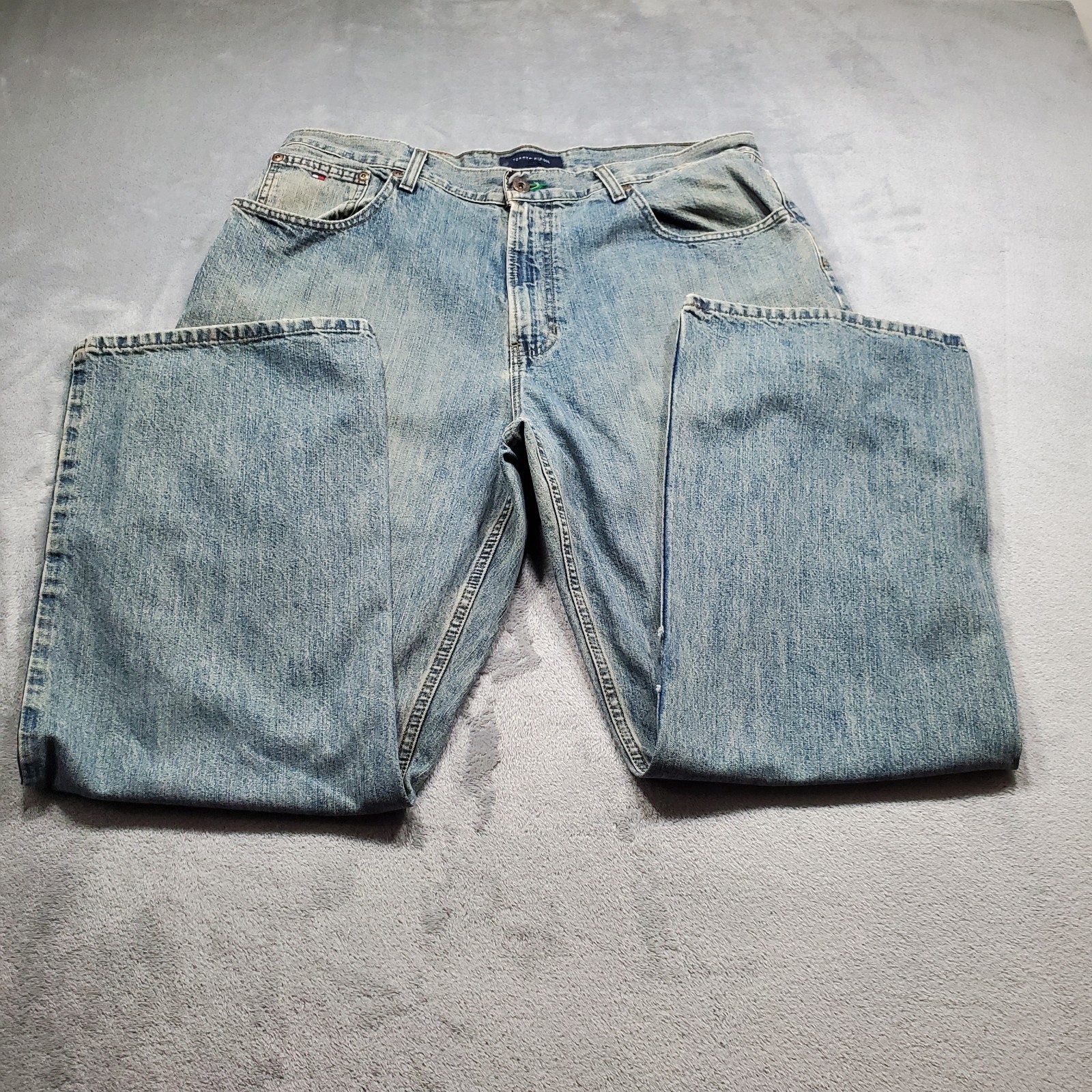 VTG Tommy Hilfiger Loose Fit Medium Wash Denim Jeans 5 Pocket Men Sz 36 x 30