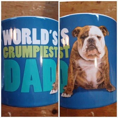 MEGA TASSE ''WORLD'S GRUMPIEST DAD MUG'' Neuheit Geschenk Papa Hommage Present