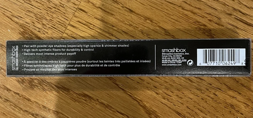 Smashbox Camera Ready Full Coverage Shadow Brush - NWB - Image 2 of 3