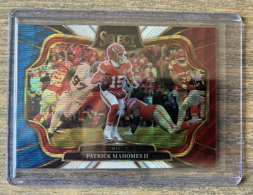 Patrick Mahomes 2025 Select Field Level Tri-Color Prizm 21/99