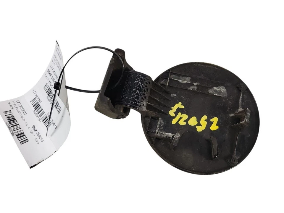 AMANTI    2007 Fuel Filler Door 887294 - Image 2 of 4