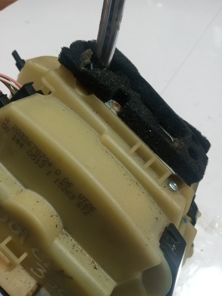 03-09 Palanca de cambios de piso Mercedes W203 W209 C230 C320 C240 C280 2032678724 OEM Foto 3 de 4