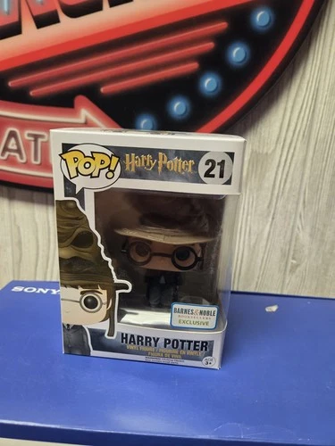 Funko Pop Harry Potter Harry (w/ Sorting Hat) B&N Exclusive #21