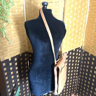 Le Donne Leather Vertical Flap Over Backpack/Shoulder  display picture 1