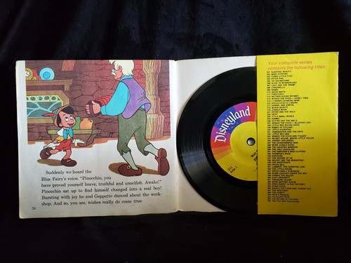 WALT DISNEY Story of Pinocchio Story Book & 7" RECORD - Picture 2 of 3