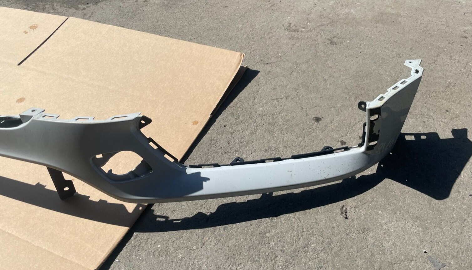 OEM 2016 2017 2018 2019 BENTLEY BENTAYGA FRONT BUMPER COVER 36A807437