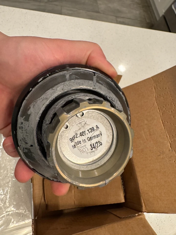 OEM Part Genuine Porsche 992 911 Center Lock Wheel Bolt Lug Nut GT3 RS Turbo S T — 第 4/4 张图片