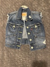 Levi  s Women  s Distressed Size Small Vest