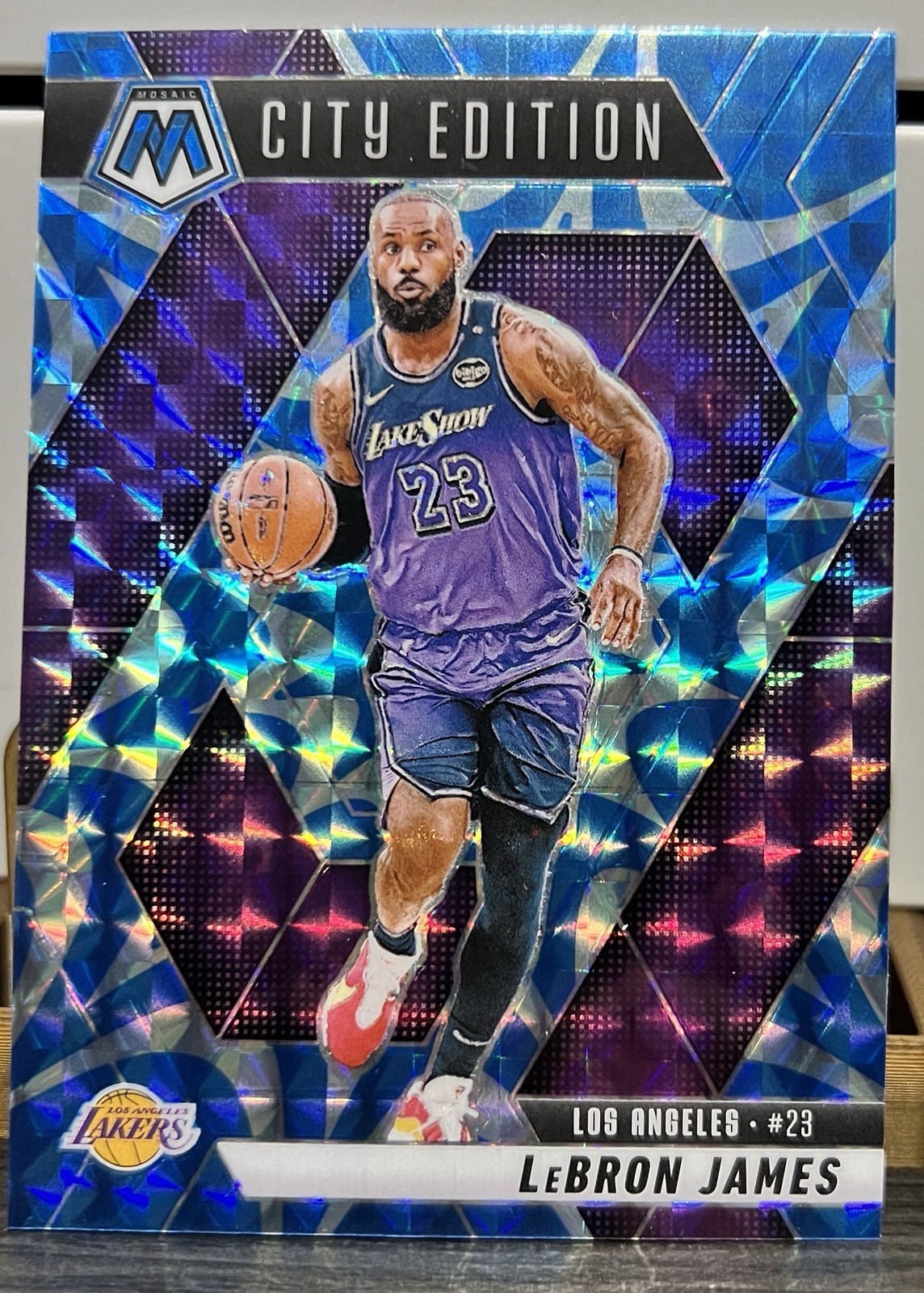 2024-25 Panini Mosaic - City Edition LeBron James Reactive Blue Mosaic Prizm