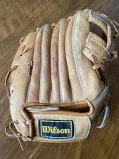Wilson A2350 George Brett The MVP .390 Baseball Softball Glove Right Hand Throw