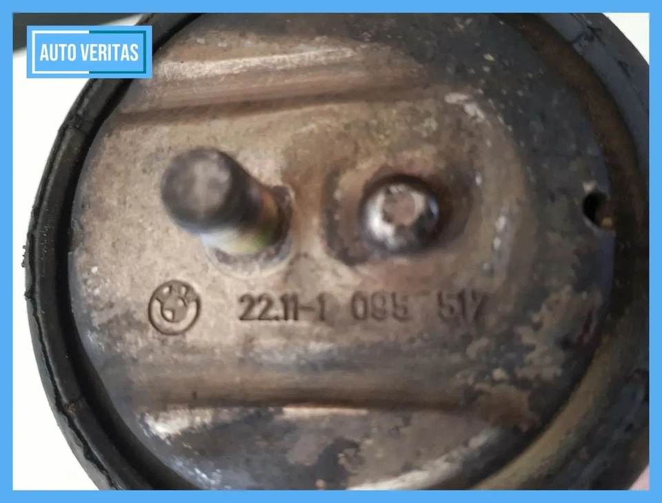 original BMW E39 528i engine bearing rubber bearing 1095517 with holder - Image 3 of 3