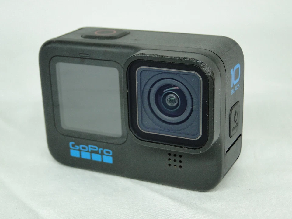 GoPro Hero 10 Black Action Camera in Perfect working order - Image 2 of 4