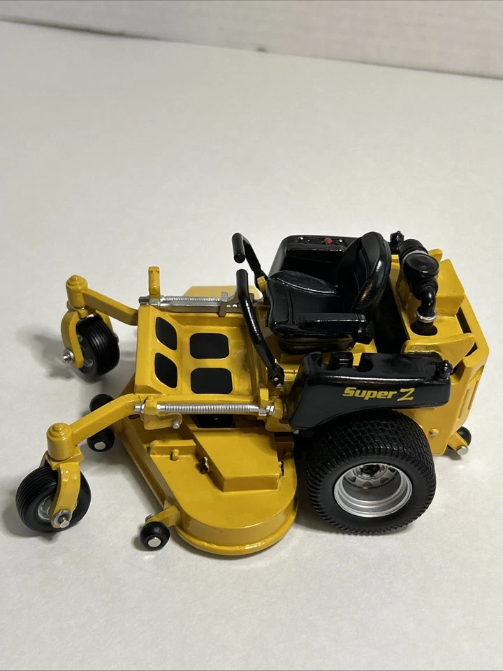 Hustler Super Z Toy 1:16 Scale Resin Replica -Exmark -grasshopper -scag RARE - Image 4 of 4