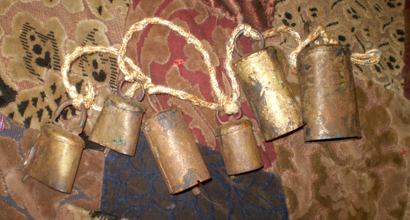 Vintage cow or sheep bells    (6/28)