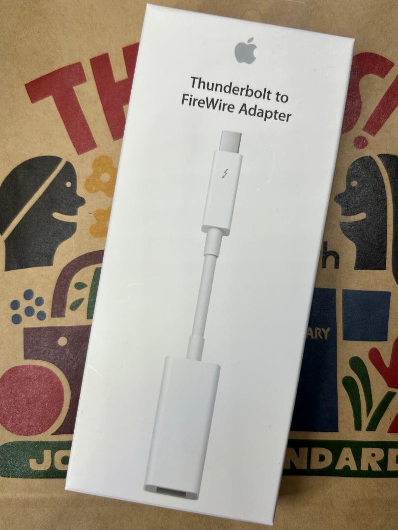 MD464ZM/A Official Apple ThunderboltFireWire Adapter / 4547597800867