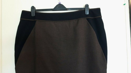 Bellissima gonna elegante a matita foderata marrone e nera di Next - taglia 22 - nuova senza etichette! - Foto 2 di 4