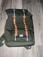 Zaino verde The Herschel Supply Co Retreat con chiusura a coulisse slot per laptop