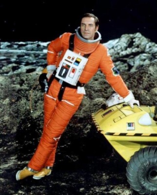 Martin Landau in SCI FI TV Show SPACE 1999 Publicity Picture Photo Print 24x36