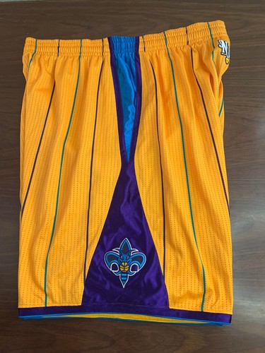 2010-2011 New Orleans Hornets Basketball #50 Emeka Okafor Game Worn Shorts 3XL+2 - Picture 4 of 5