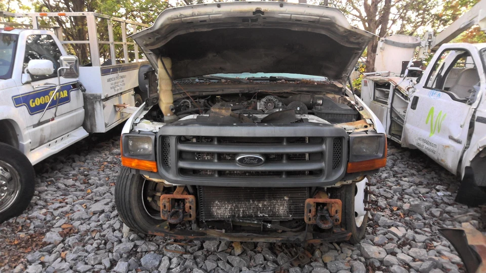 Fender FORD F550 SD PICKUP Izquierdo 99 00 01 02 03 04 05 06 07 Foto 2 de 4