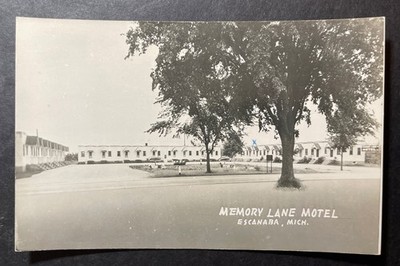 Memory Lane Motel Escanaba Michigan RPPC hand dated 1953 - $4.50 per night