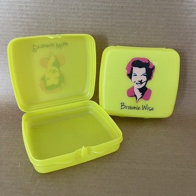 Tupperware Sandwich Keeper Brownie Wise Yellow Clamshell #8203 - Set of 2