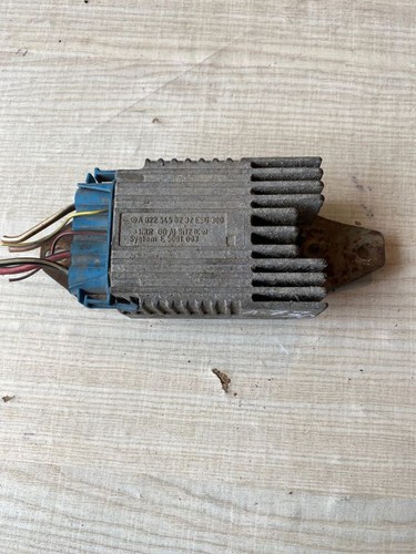 Mercedes-Benz E W210 1999 Benzin Relais Kühlerlüfter A0225456232 TEM4385