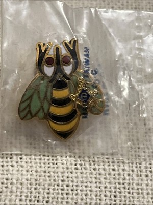 RARE Free Mason VTG Gold Tone Enamel Masonic Bee Lapel Hat Tie Pin H2F