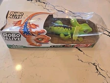 Robo Alive Frill Neck Lizard Robotic Pet Figure Green Zuru Toy NEW