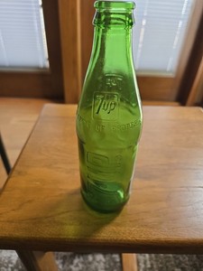 Vintage 7up Green Glass Embossed Soda Bottle 10 Fl. Oz.