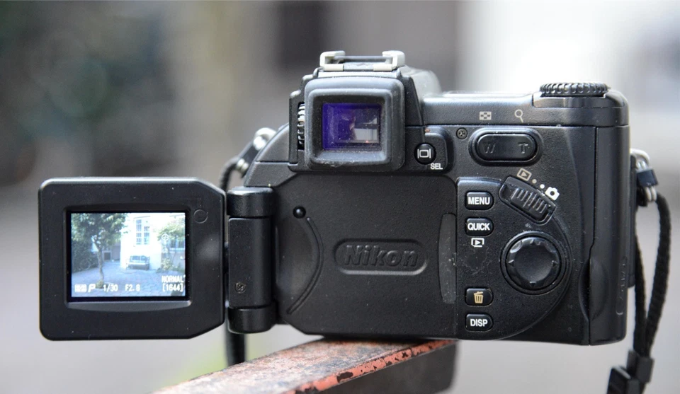 NIKON COOLPIX 5700 DIGTALKAMERA 5MP Digicam schwarz 8x Zoom 8-24mm f/1:2,8-4,9 - Bild 3 von 4