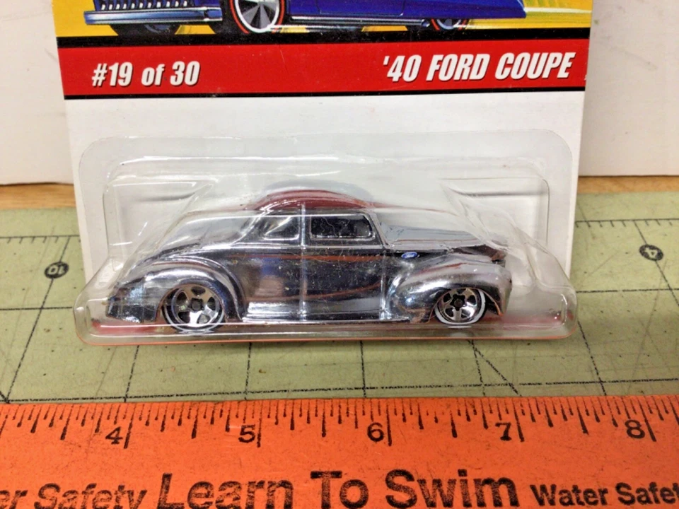 Hot Wheels Classics ‘40 1940 Ford Coupe chrome spectraflame #19 - Image 2 of 4