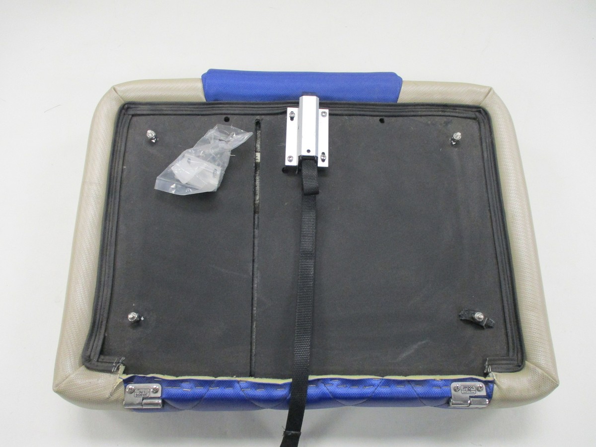 RIKU クッション 海軍 BLUE AND TAN JUMP SEAT CUSHION BOTTOM 22